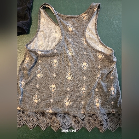 GIrls 4 Pack of Tanks - Picture 8 of 15